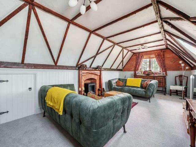 3 bed flat for sale