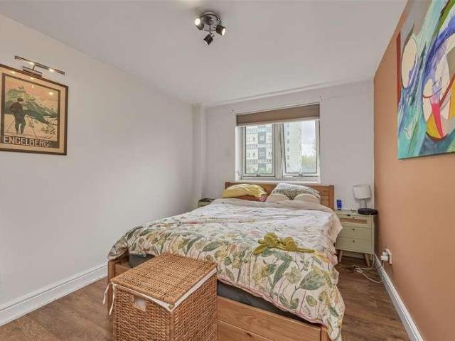 3 bed flat for sale
