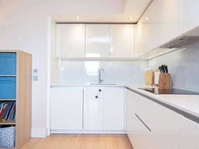3 bed flat for sale