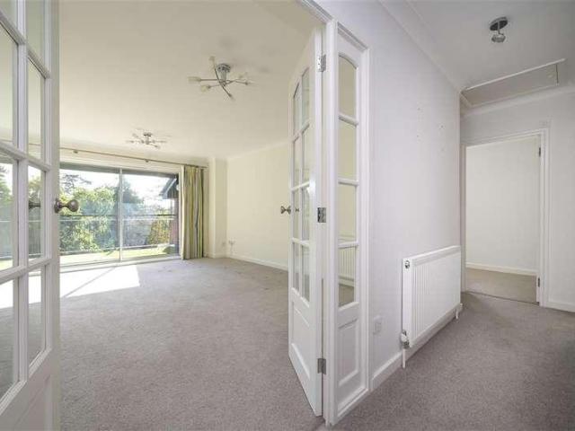 3 bed flat for sale
