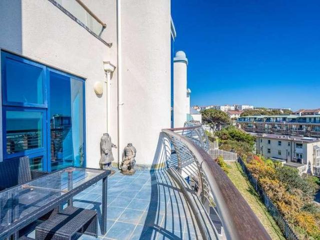 3 bed flat for sale