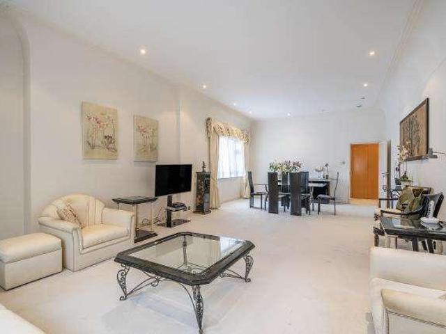 3 bed flat for sale