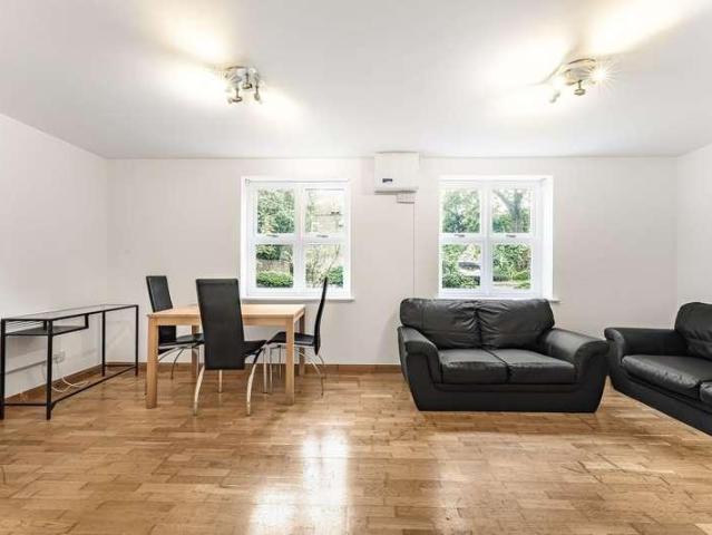 3 bed flat for sale