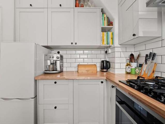 3 bed flat for sale