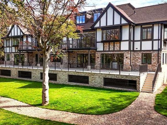3 bed flat for sale