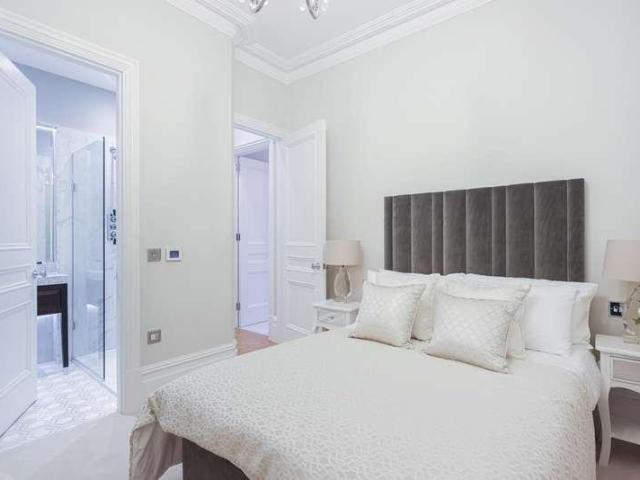 3 bed flat for sale