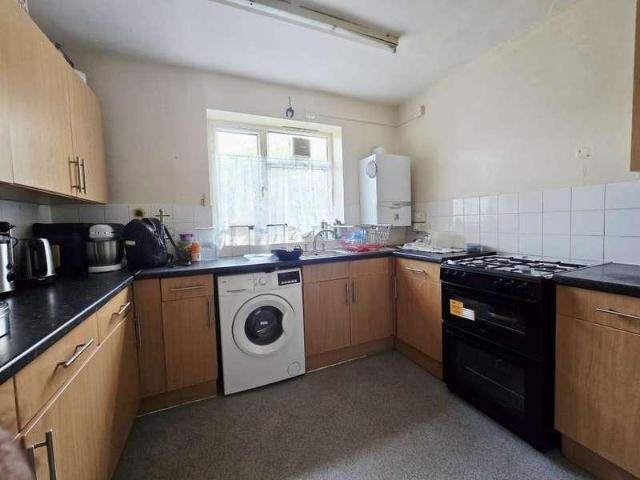 3 bed flat for sale