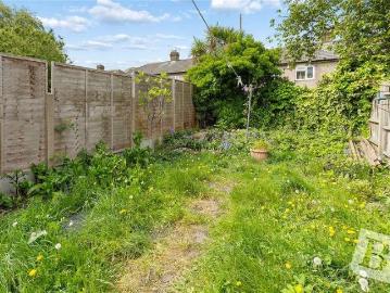 3 bed flat for sale