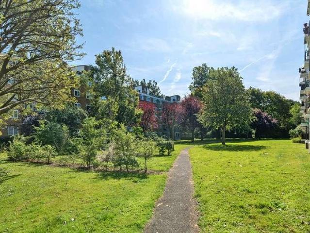 3 bed flat for sale
