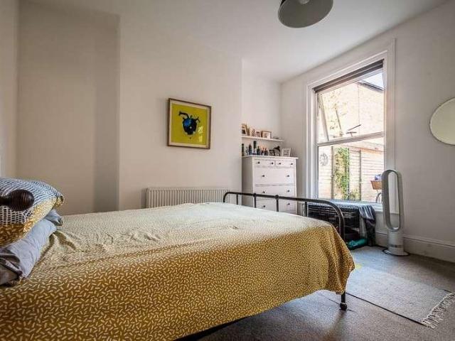 3 bed flat for sale