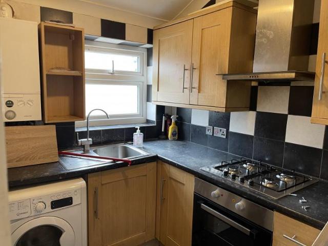 3 bed flat for sale