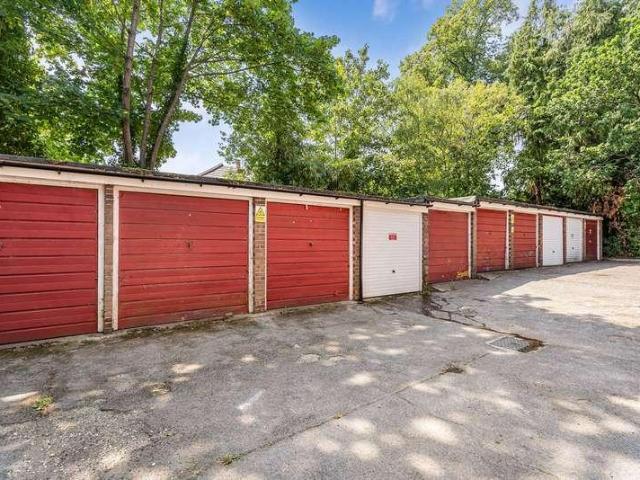 3 bed flat for sale