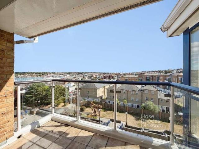 3 bed flat for sale