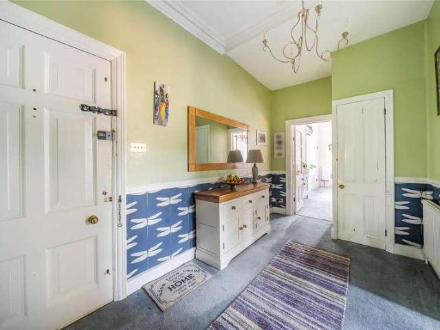 3 bed flat for sale