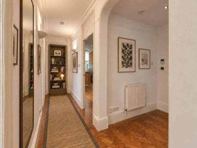 3 bed flat for sale