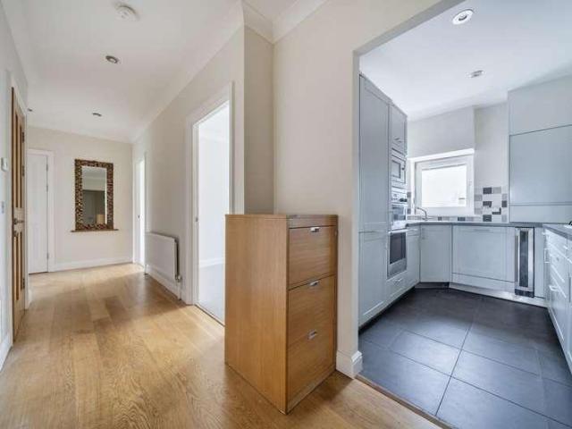 3 bed flat for sale