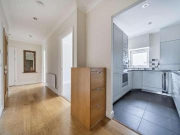 3 bed flat for sale