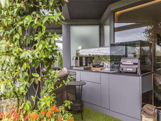 3 bed flat for sale