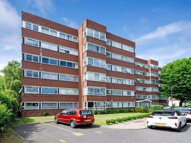 3 bed flat for sale