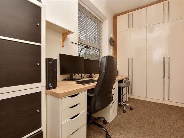 3 bed flat for sale