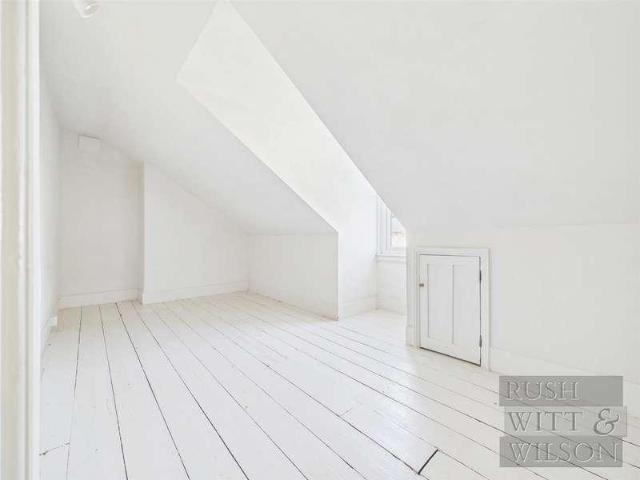 3 bed flat for sale