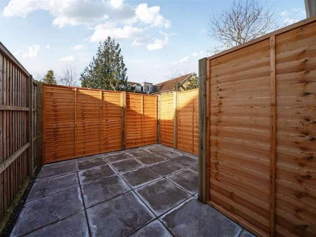 3 bed flat for sale