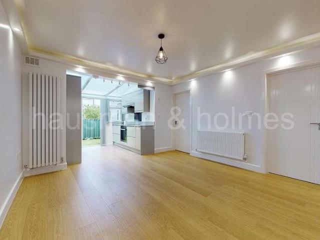 3 bed flat for sale