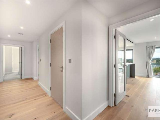 3 bed flat for sale