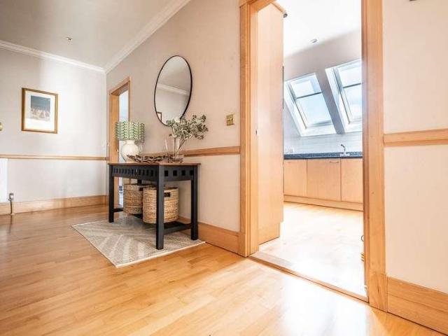 3 bed flat for sale