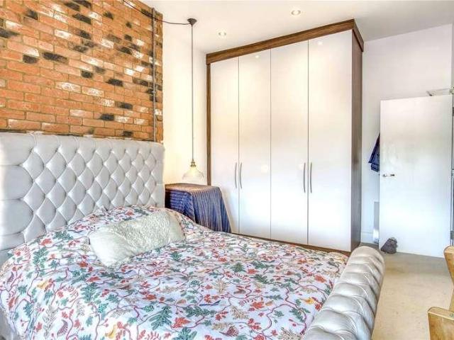 3 bed flat for sale