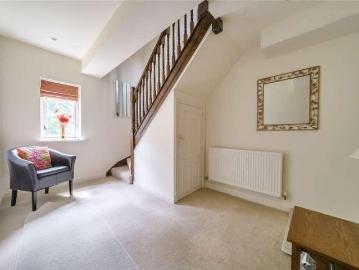 3 bed flat for sale