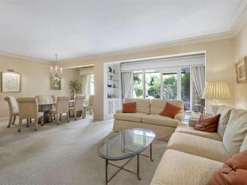 3 bed flat for sale