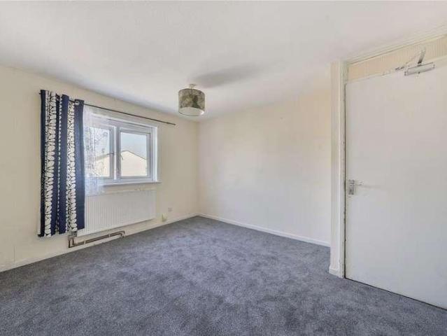 3 bed flat for sale
