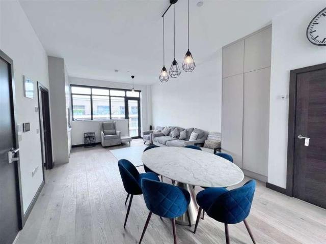 3 bed flat for sale