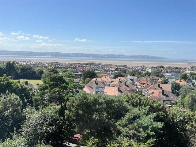 3 bed flat for sale