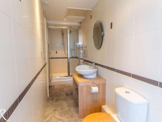 3 bed flat for sale