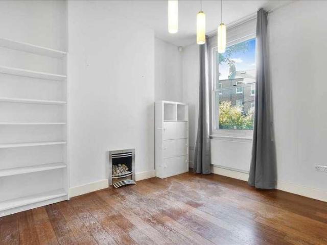 3 bed flat for sale