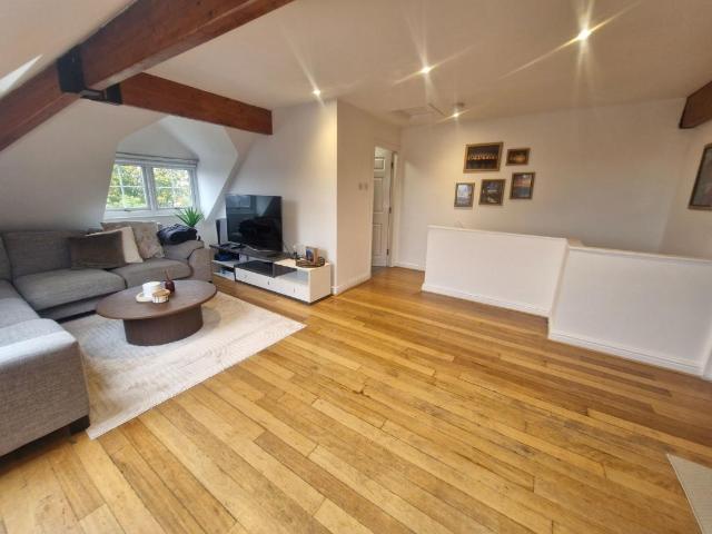 3 bed flat for sale
