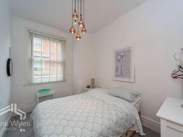 3 bed flat for sale