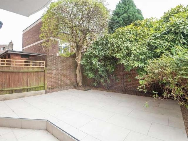 3 bed flat for sale
