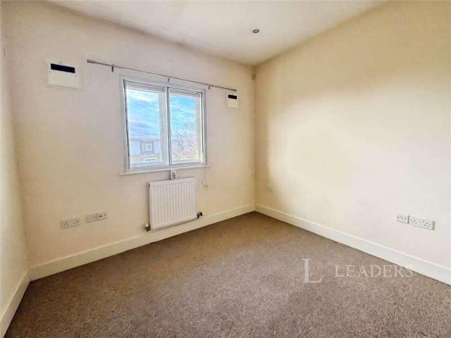 3 bed flat for sale