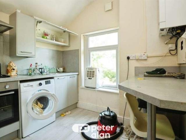 3 bed flat for sale