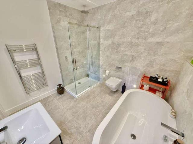 3 bed flat for sale