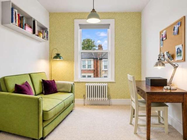 3 bed flat for sale