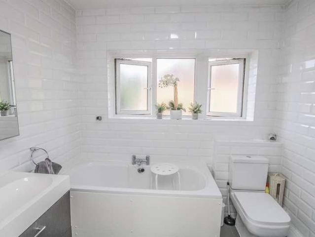 3 bed flat for sale