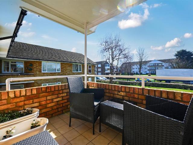 3 bed flat for sale