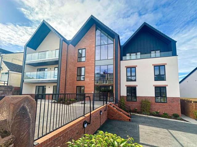 3 bed flat for sale