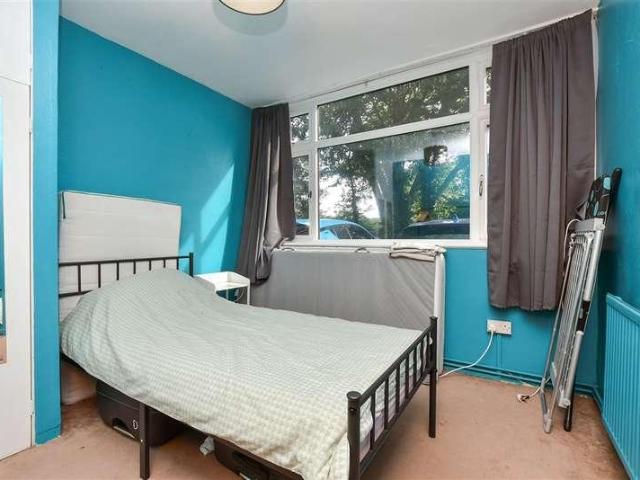 3 bed flat for sale