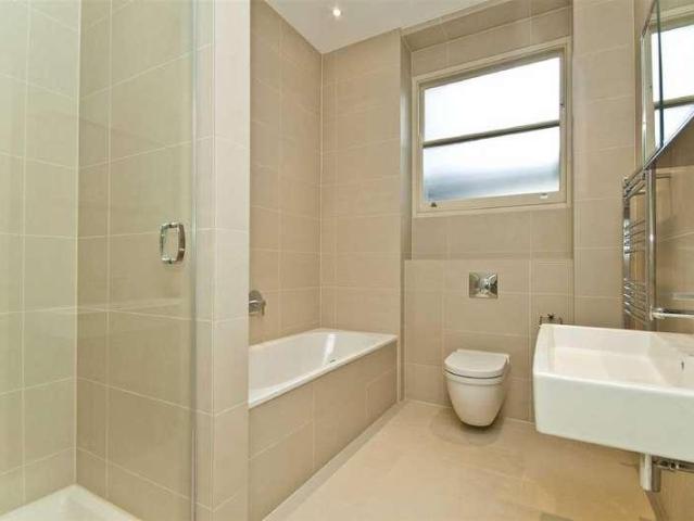 3 bed flat for sale