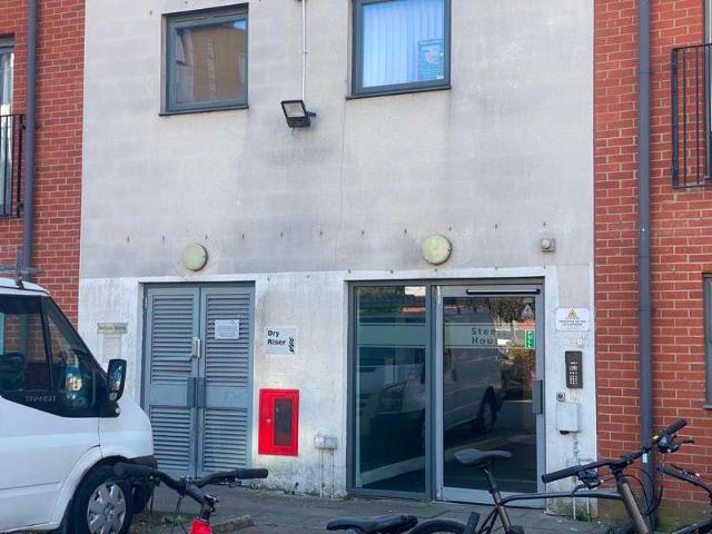 3 bed flat for sale